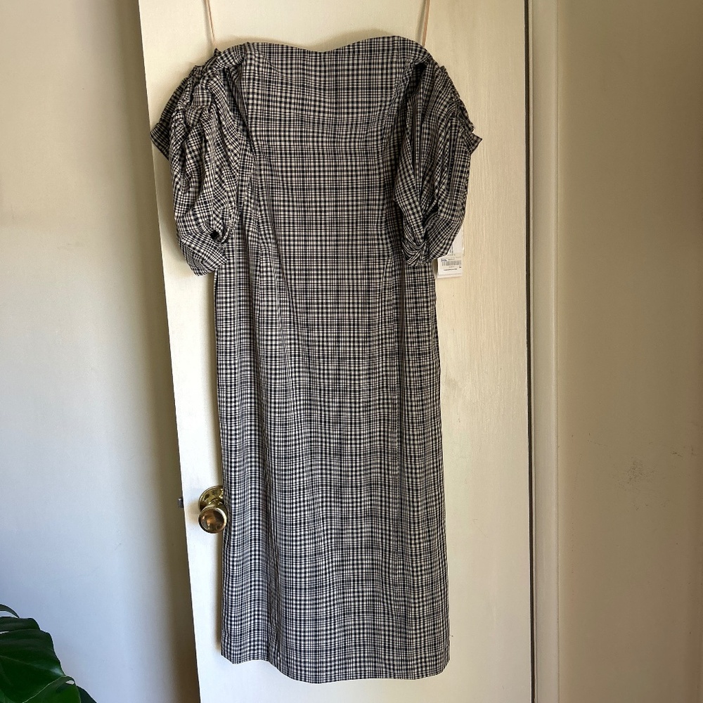 Sayaka Davis Off-The-Shoulder Dress
